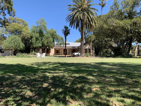 Bungala House 1856 - Accommodation Redcliffe 0