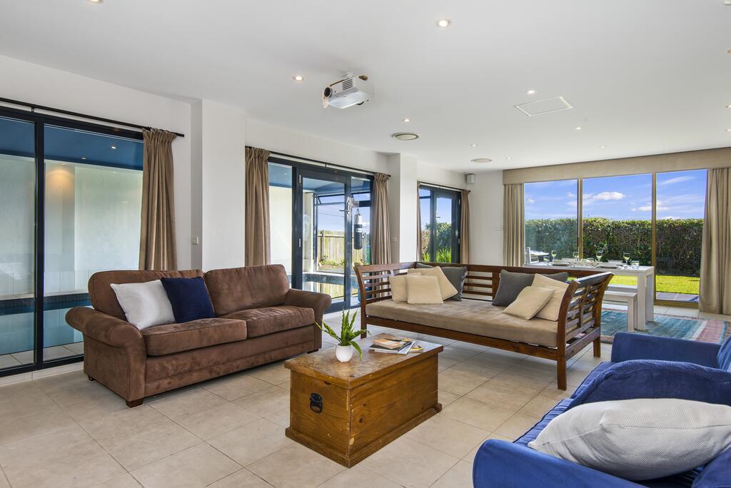 Newport NSW Accommodation Redcliffe
