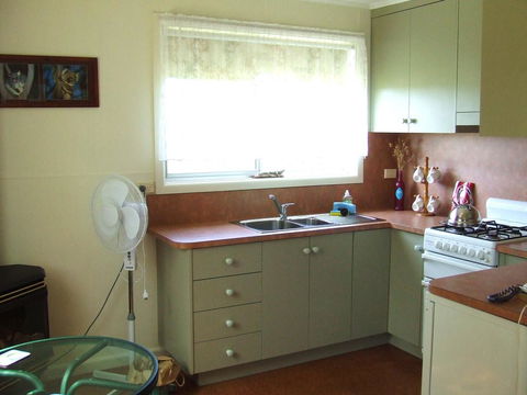 Bushland Retreat - Accommodation Redcliffe 1