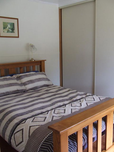 Bushland Retreat - Accommodation Redcliffe 3