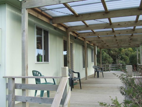 Bushland Retreat - Accommodation Redcliffe 2