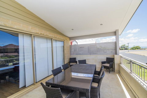 Busselton Holiday Home - Accommodation Redcliffe 2