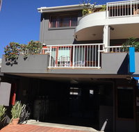Byron Beach House - Accommodation Redcliffe