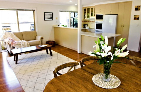 Byron Marvell - Accommodation Redcliffe 2
