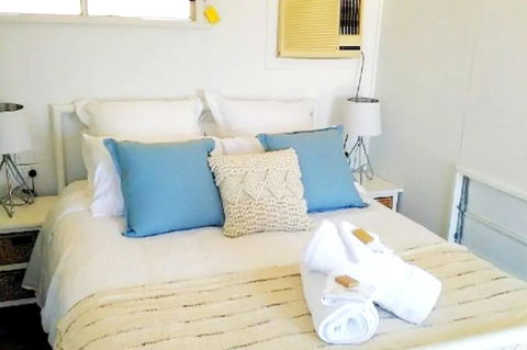 Cabin In The Sky Glorious Views To Magnetic Island - Accommodation Redcliffe 3