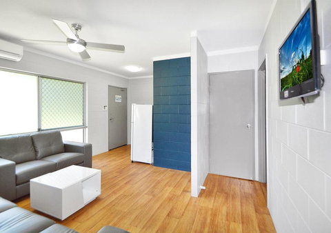 Cairns Adventure Lodge - Includes All Meals Served In The Dining Hall - Accommodation Redcliffe 1