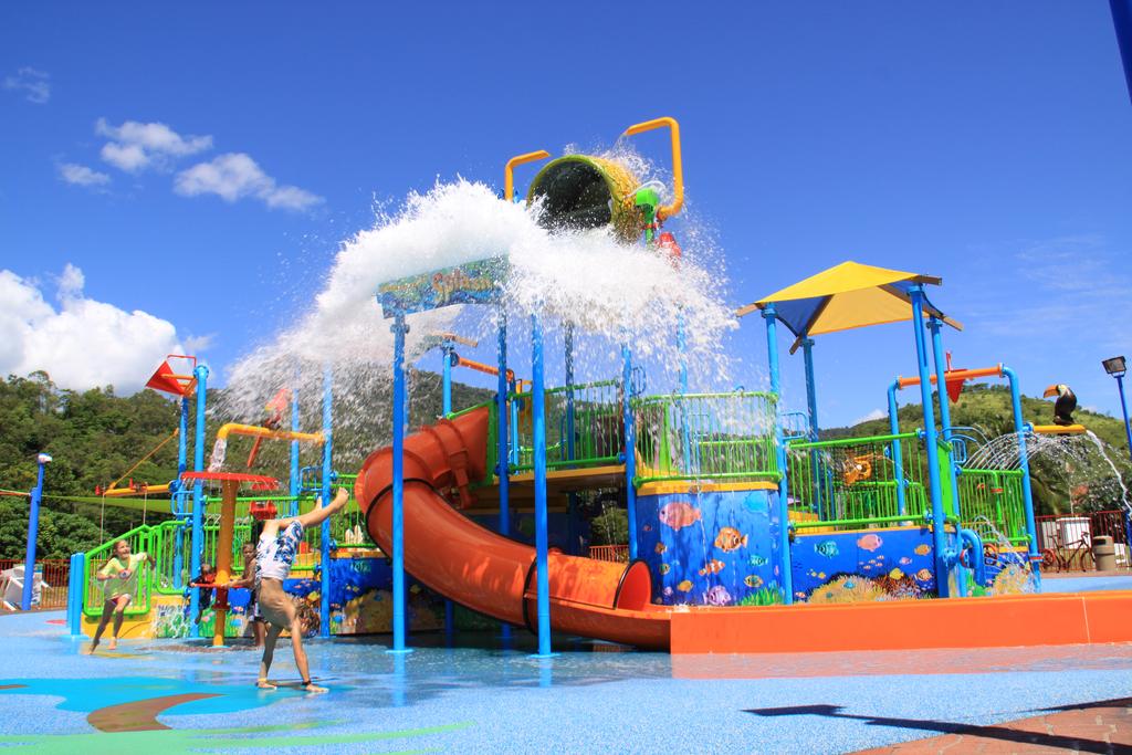 Woree QLD Accommodation Redcliffe