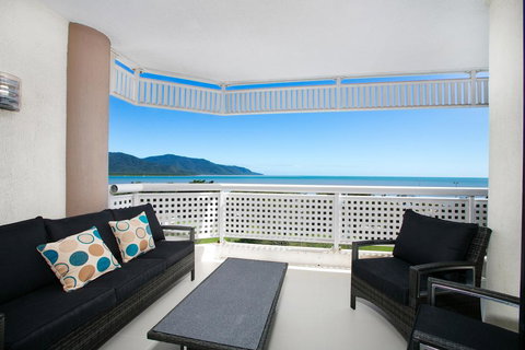 Cairns Luxury Waterfront Apartment - Accommodation Redcliffe 3