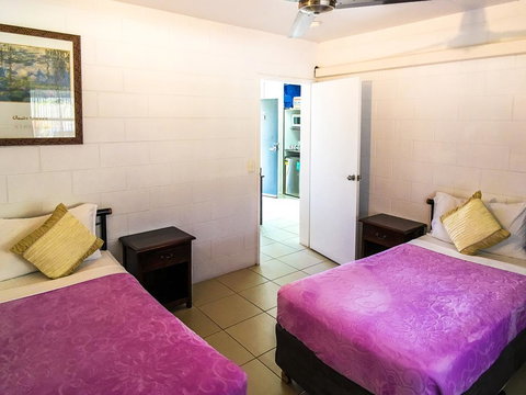 Cairns New Chalon - Accommodation Redcliffe 2
