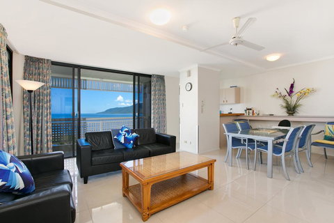 Cairns Ocean View Apartment - Accommodation Redcliffe 3