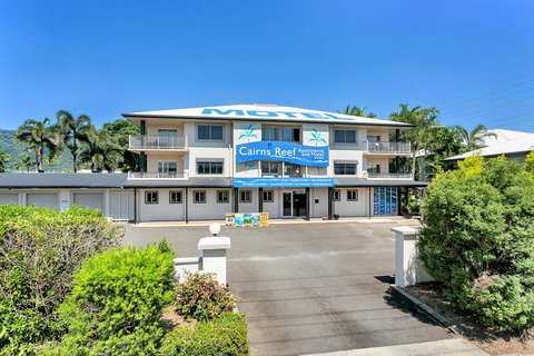 Cairns Reef Apartments & Motel - Accommodation Redcliffe 0