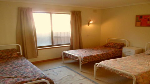 Calm Seas - 70 Gold Coast Drive - Accommodation Redcliffe 1