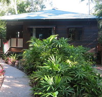 Calypso House 8 Appian Way - Accommodation Redcliffe
