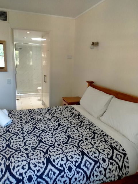 Camargue Beachfront Apartments - Accommodation Redcliffe 3
