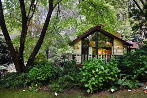 Cambridge Cottages - Accommodation Redcliffe 0
