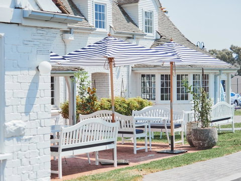 Camden Valley Inn - Accommodation Redcliffe 1