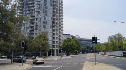 Canberra CBD Metropolitan - Accommodation Redcliffe 3