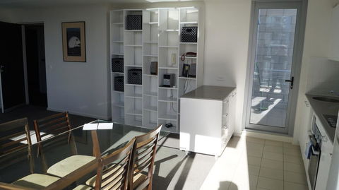 Canberra CBD Metropolitan - Accommodation Redcliffe 0