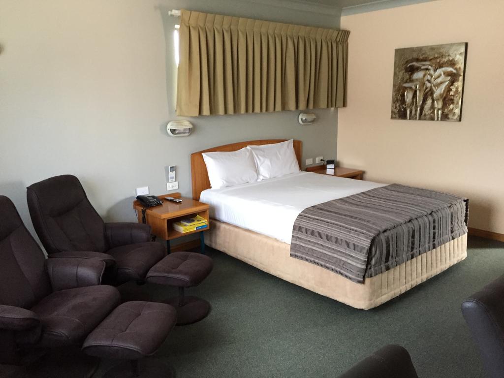 Earlville QLD Accommodation Redcliffe