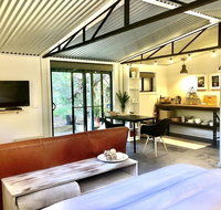 Capri Beach - Couples Retreat - Accommodation Redcliffe