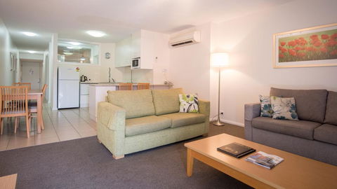 Capri Waters Country Club - Accommodation Redcliffe 1