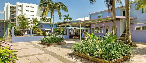 Caravella Backpackers - Accommodation Redcliffe 2