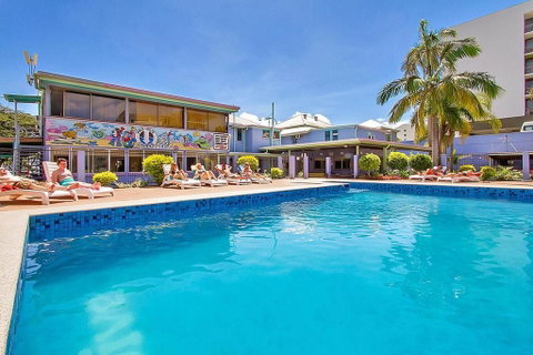 Caravella Backpackers - Accommodation Redcliffe 1