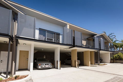 Cardiff Executive Apartments - Accommodation Redcliffe 2