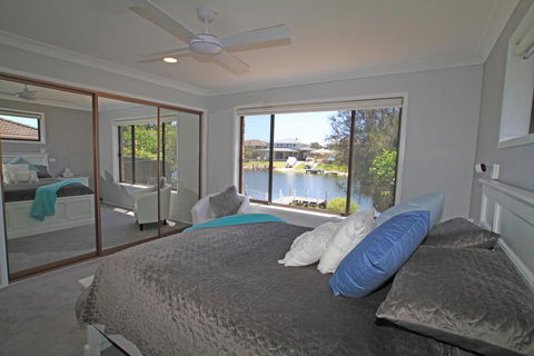 Carefree On Cormorant - Accommodation Redcliffe 1