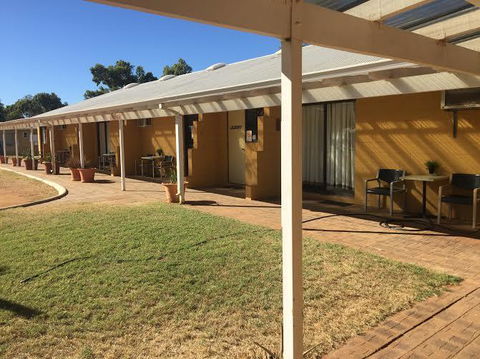 Carnarvon Caravan Park - Accommodation Redcliffe 0