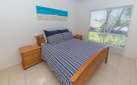 Carri-away - 15 Solitude Drive - Accommodation Redcliffe 0
