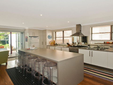 Casa Callala On King George - Well Appointed Home - Accommodation Redcliffe 0
