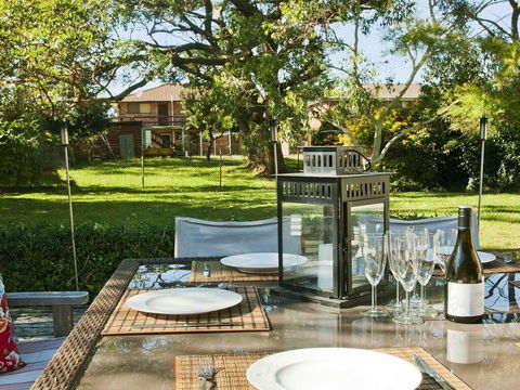 Casa Callala On King George - Well Appointed Home - Accommodation Redcliffe 1