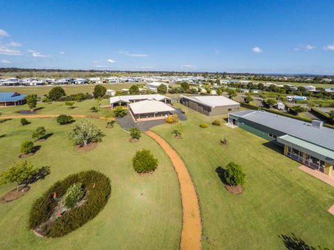 Casino Holiday Park - Accommodation Redcliffe 2