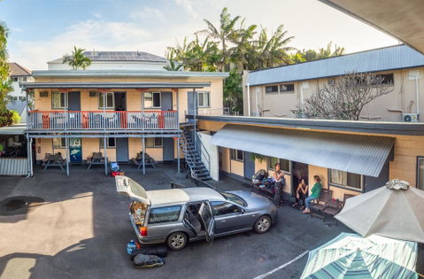 Castaways Backpackers Cairns - Accommodation Redcliffe 2