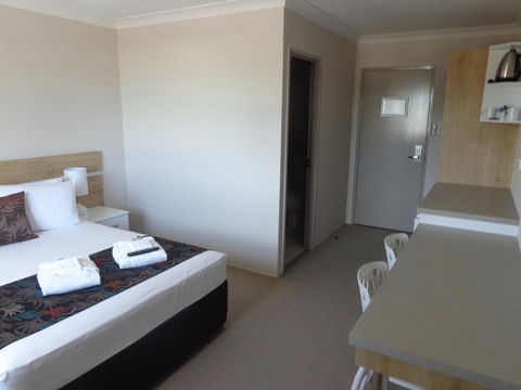 Castle Crest Motel - Accommodation Redcliffe 2