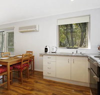 Cedar 6 - fully renovated apartment - Accommodation Redcliffe