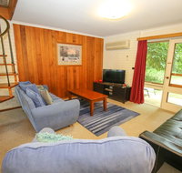 Cedar Holiday Units - Apartment 2 - Accommodation Redcliffe
