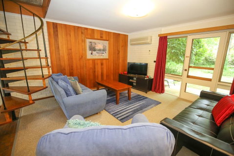 Cedar Holiday Units - Apartment 2 - Accommodation Redcliffe 0