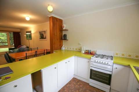 Cedar Holiday Units - Apartment 2 - Accommodation Redcliffe 3