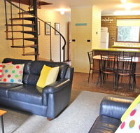 Cedar Holiday Units - Apartment 3 - Accommodation Redcliffe