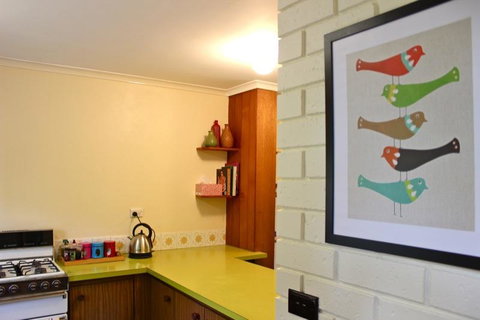 Cedar Holiday Units - Apartment 3 - Accommodation Redcliffe 2