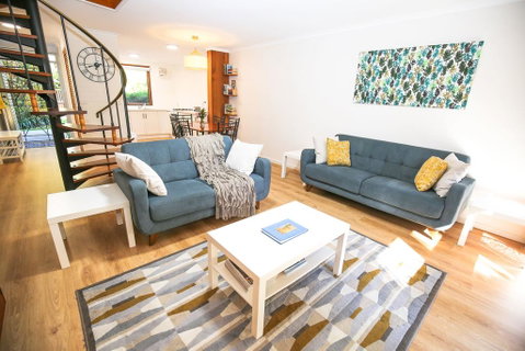 Cedar Holiday Units - Apartment 5 - Accommodation Redcliffe 3