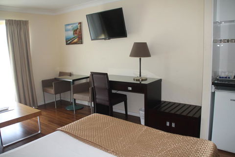 Centenary Motor Inn - Accommodation Redcliffe 3