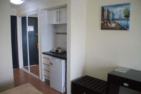 Centenary Motor Inn - Accommodation Redcliffe 2