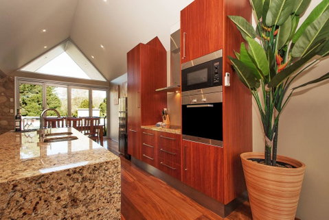 Centenary Peaks - Accommodation Redcliffe 1