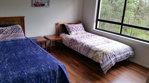 Central Gold Coast Large, Modern, Elevated House - Accommodation Redcliffe 3