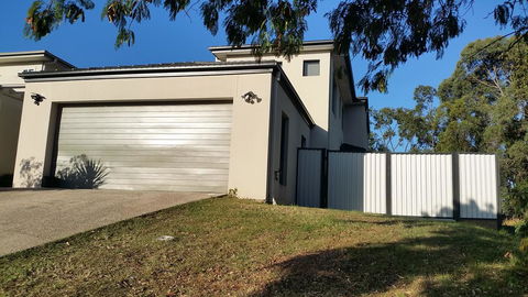 Central Gold Coast Large, Modern, Elevated House - Accommodation Redcliffe 1