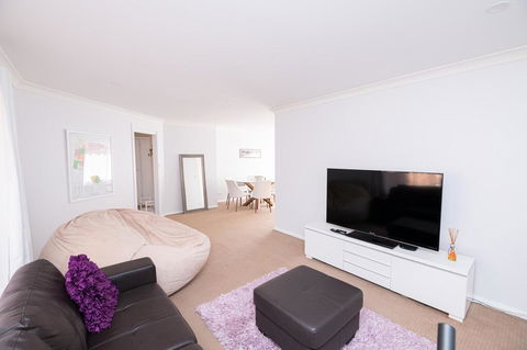 Central March 2 Bed, Walk Everywhere - Accommodation Redcliffe 0