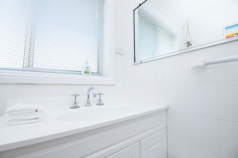 Central March 2 Bed, Walk Everywhere - Accommodation Redcliffe 1